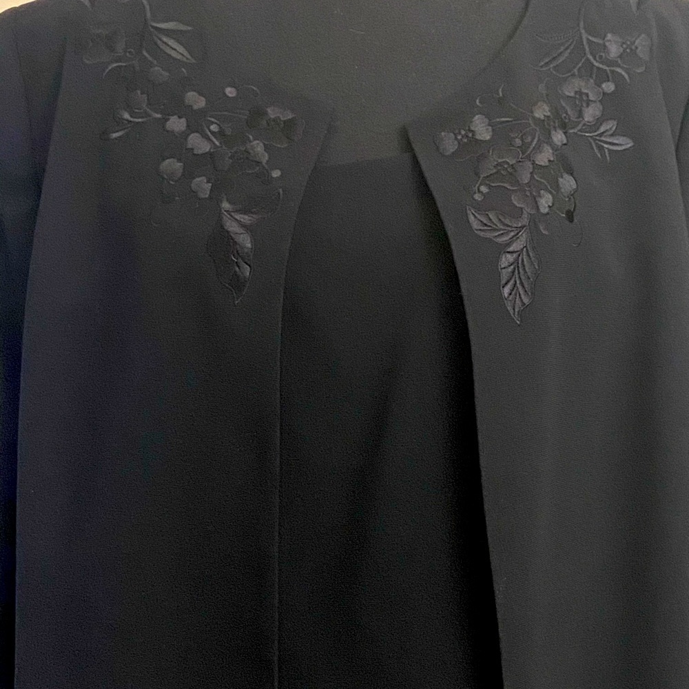 Nipon Boutique Size 16 Blazer & match shell. Black NWT